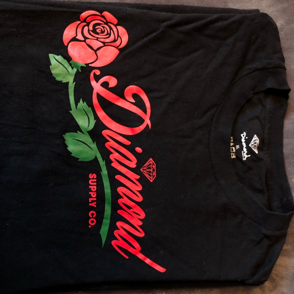 new diamond tee shirt barely worn